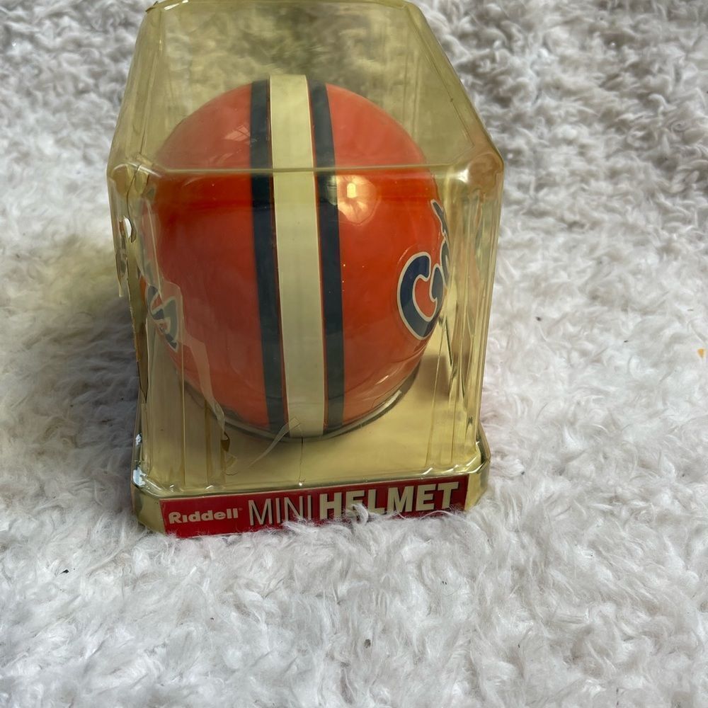 New In Box FLORIDA GATORS - Riddell Mini Football Helmet . - Picture 3 of 9